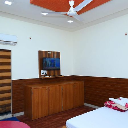 P P Lodging Mangvadi Exterior foto